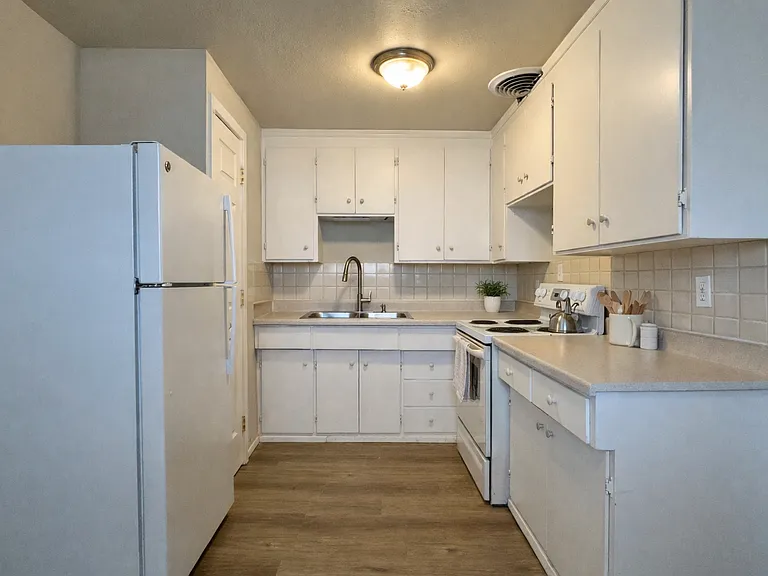 10550 Midvale Ave N #2 — Photo 3