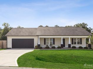 221 Cornfield Ln, Benson, NC 27504