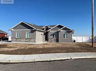 2815 E Oak Ridge Dr, Ammon, ID 83406