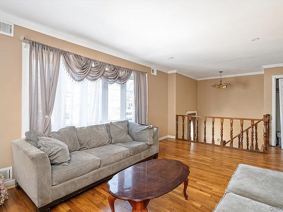 5th image of 569 Peninsula Boulevard