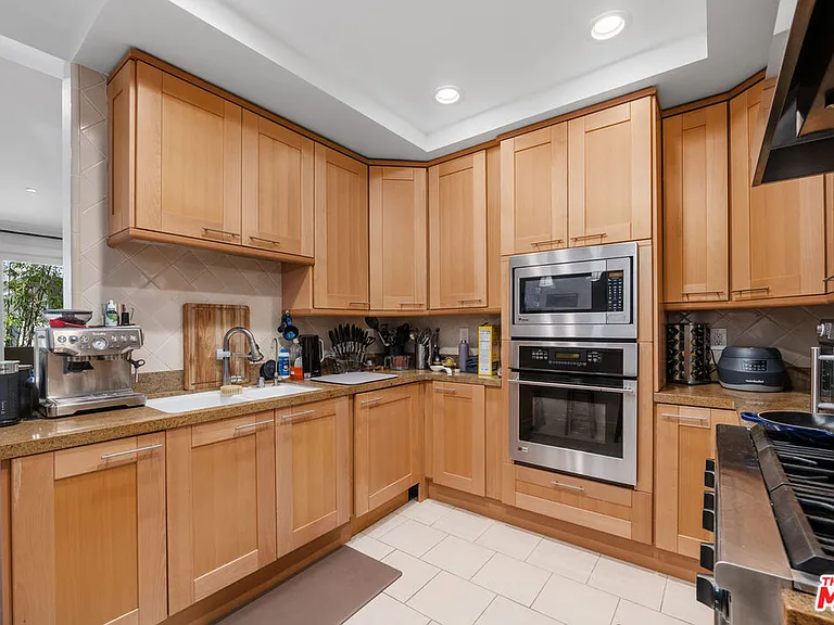 411 N Oakhurst Dr #305 — Photo 11