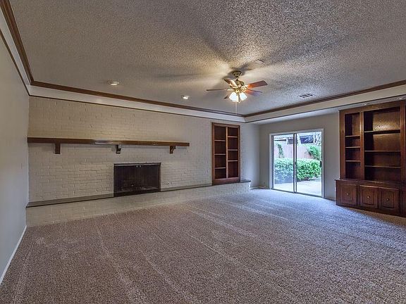 3rd image of 3941 Tamarisk Dr