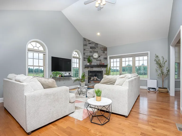 1458 Highfield Ct — Photo 8