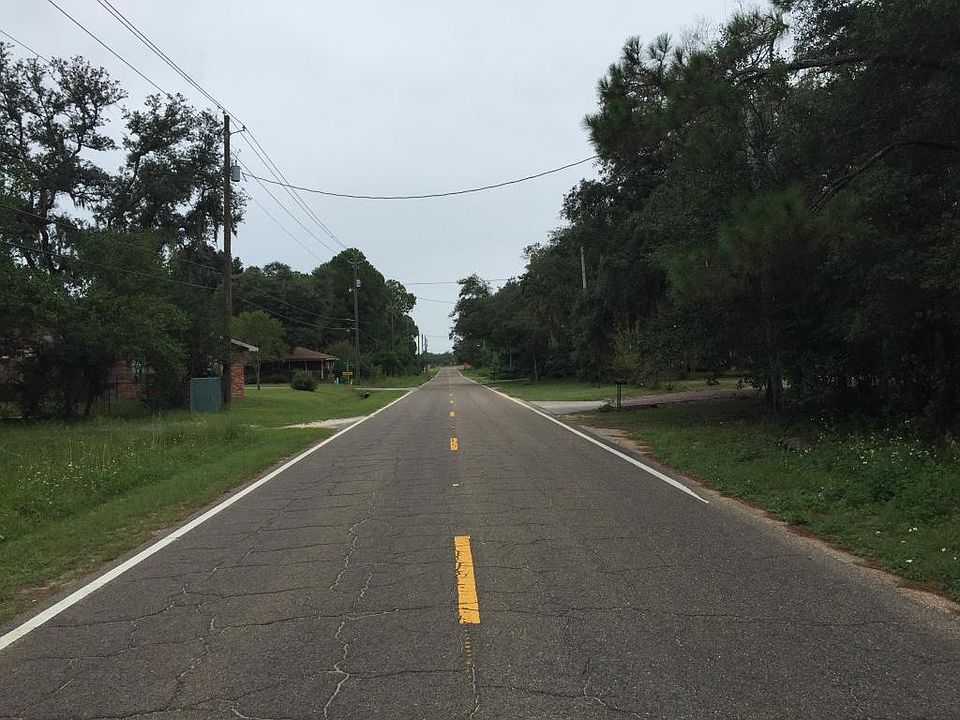 2nd image of 3000 Airport Rd