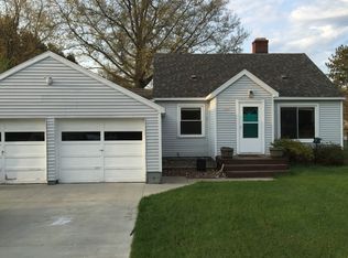 233 W Hile Rd, Norton Shores, MI 49441