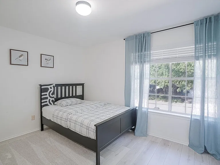 14817 Single Trce — Photo 14