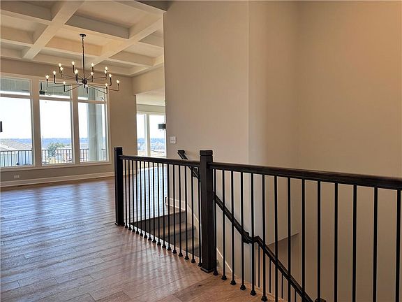 3rd image of 15821 Buena Vista St
