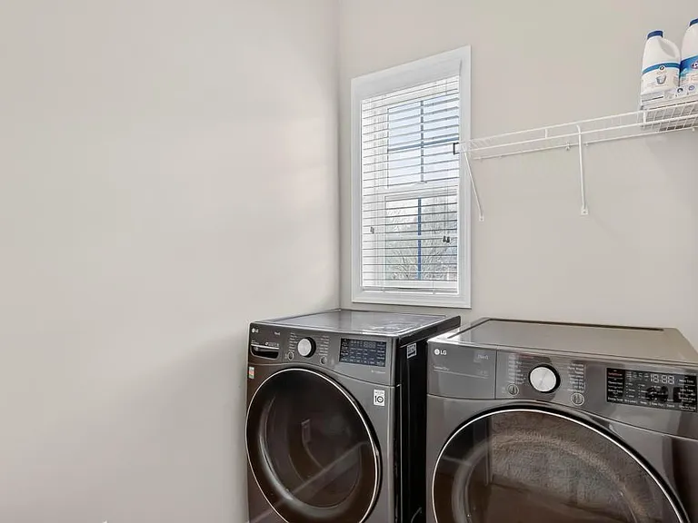 7205 Lowery Oak Dr — Photo 30