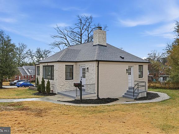 2nd image of 5621 Hawthorne St