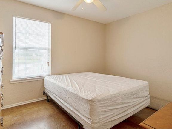 3rd image of 2416 SW G Ave APT 105