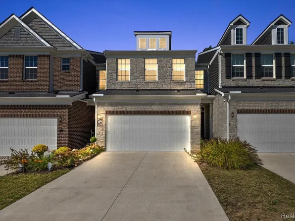 780 Peppermint Dr #62, Rochester, MI 48307