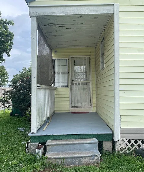 317 Center St — Photo 2