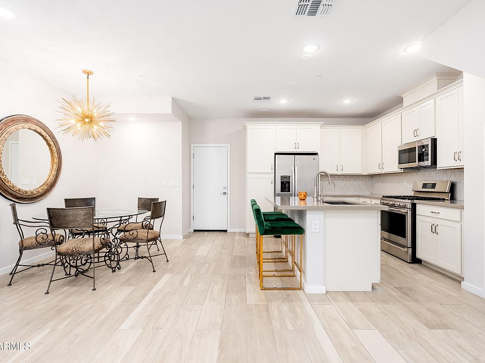 1st image of 724 E LARK Street #102