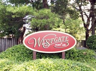 965 Westgate Dr S #8222, Fort Lee, NJ 07024