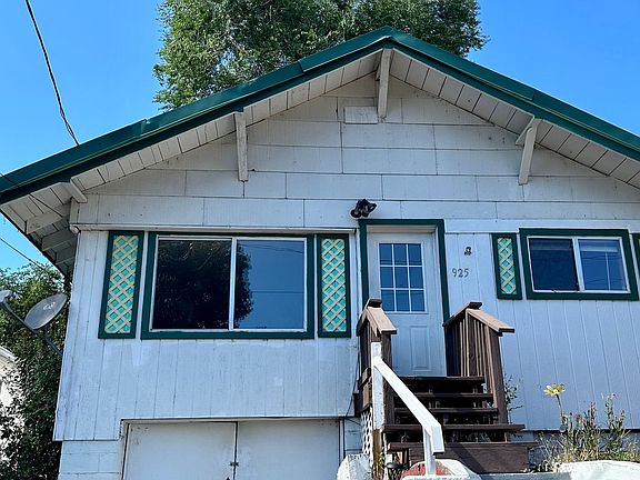 3rd image of 925 Addison St