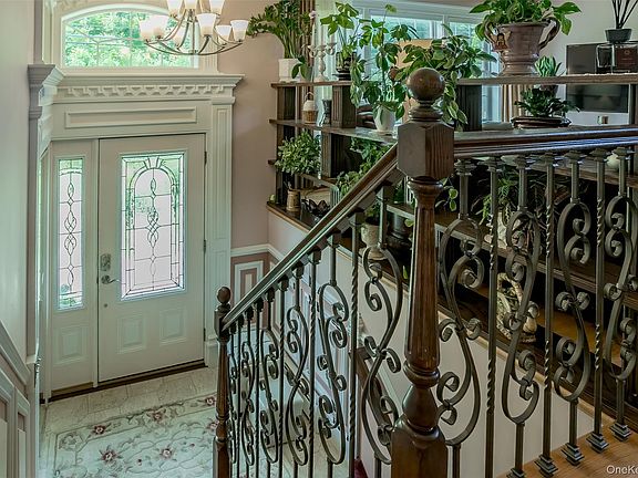 3rd image of 300 Mountain Lodge Road