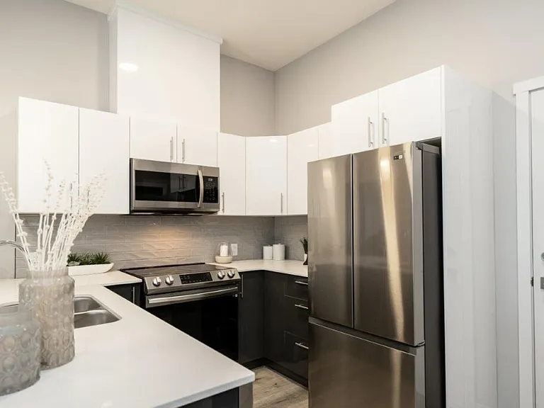 425 Ballantrae Dr — Photo 42