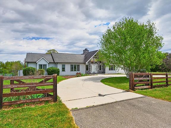 4th image of 3578 Blevins Ln