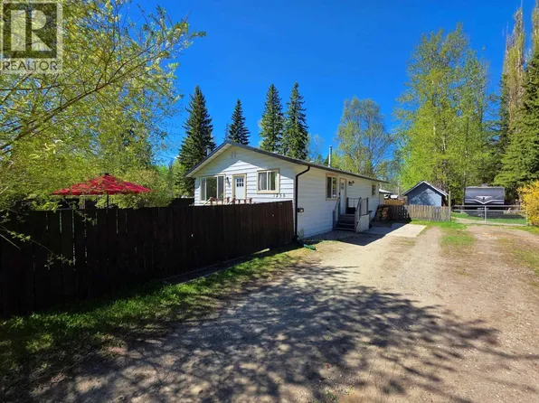 1256 Maple Dr, Cariboo, BC V2J 3Z9