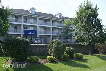 Intown Suites-bldg
