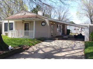 19 Oval Turn Ln, Levittown, PA
