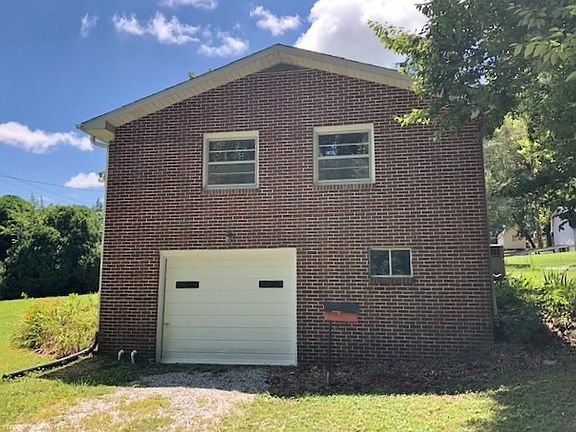 3rd image of 308 Parkview Dr