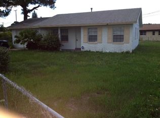 102 Gotham Ct, Fort Pierce, FL 34950