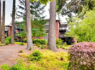 572 S State St, Lake Oswego, OR 97034
