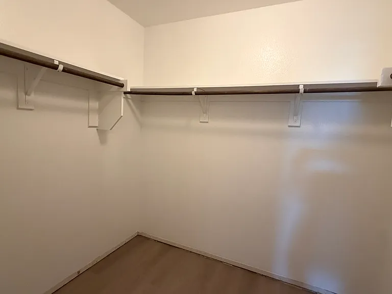 2123 Meadow View Dr — Photo 22