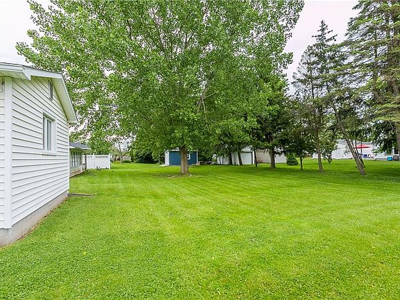 3rd image of 39 Fairview Dr