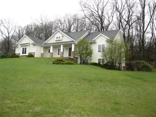 1765 Platinum Falls Dr SE, Ada, MI 49301