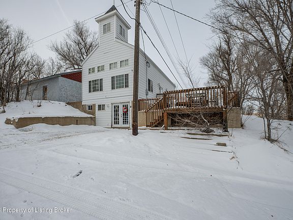 3rd image of 51 Main St