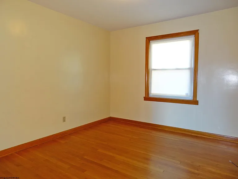 836 Fairmont Rd — Photo 8