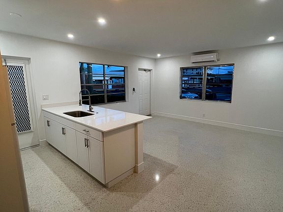 5th image of 4451 NE 20th Ave APT 4