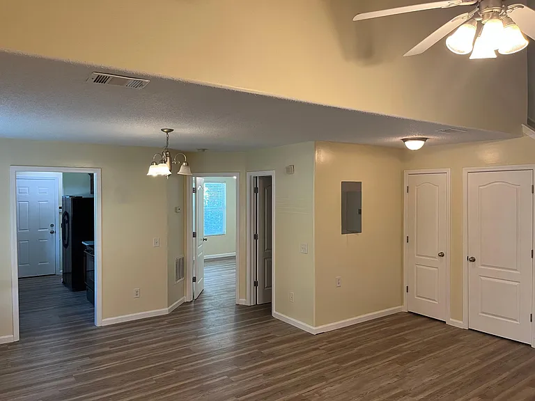 421 Bridgewater Way — Photo 5