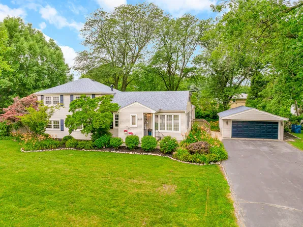 10114 S 81st Ct, Palos Hills, IL 60465