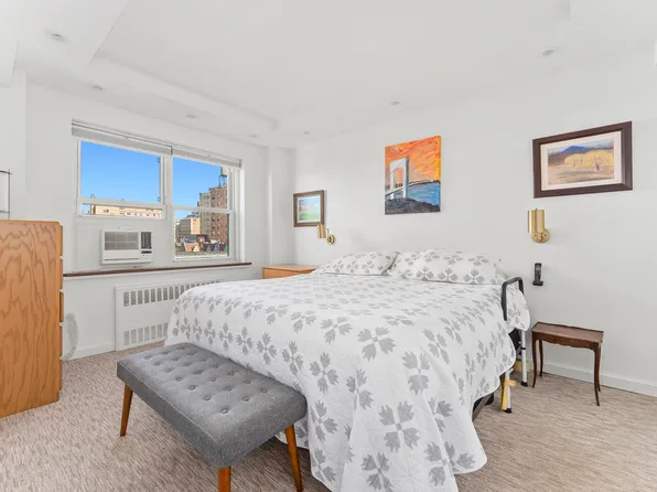 11 Riverside Drive image 4 of 19