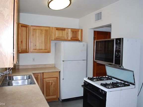 3rd image of 2501 E Towner St