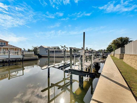 2nd image of 528 Islebay Dr