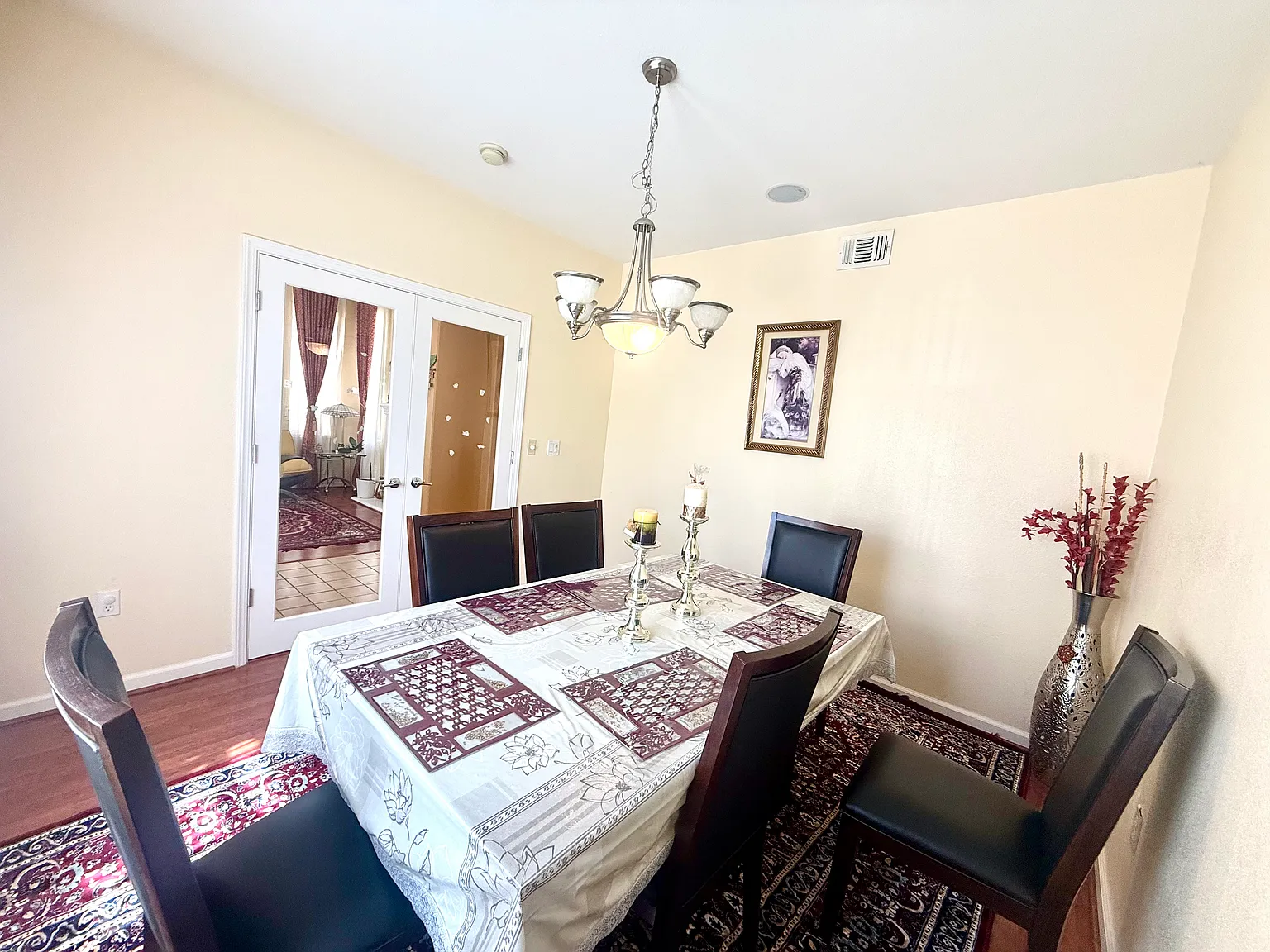 4 bed, 2234 sqft, $5,600 — Photo 4