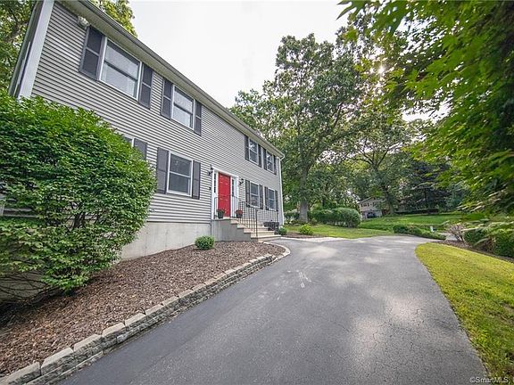 5th image of 3 Oakridge Dr