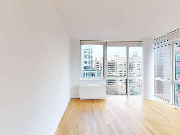 5th image of 775 Columbus Ave APT 12B