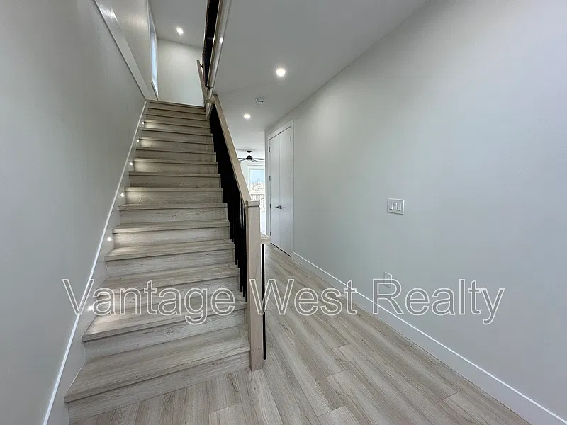 3 bed, 2.5 bath, $3,200 — Photo 4