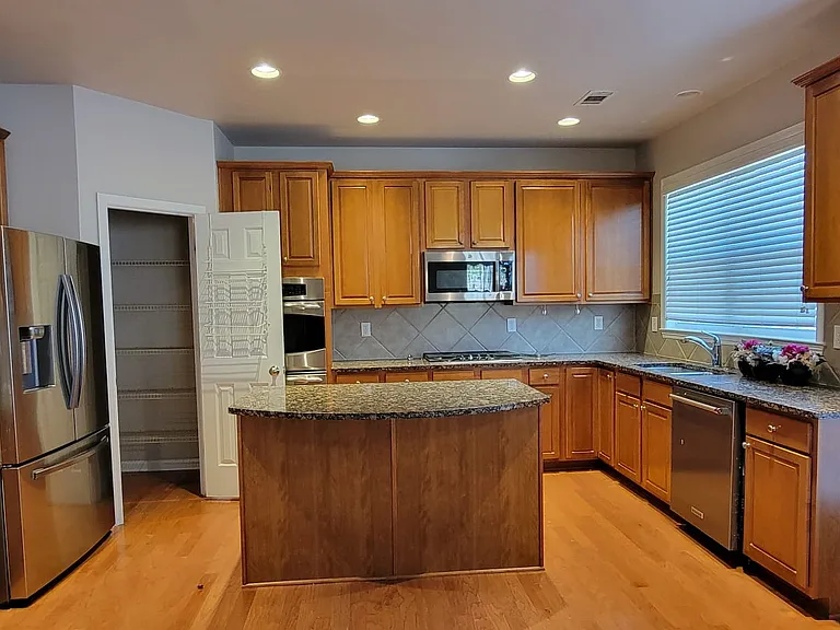 715 Pimlicon Pl — Photo 3