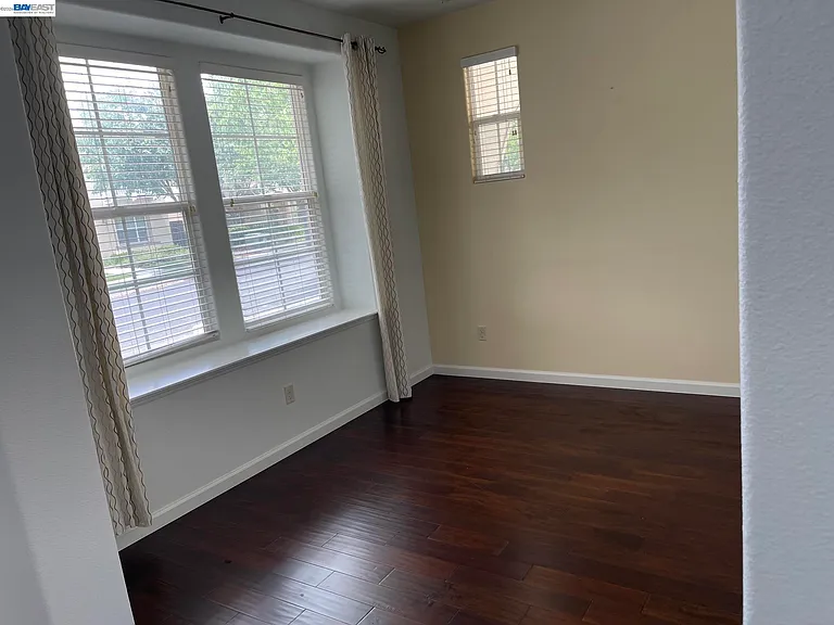 3124 Sweetviolet Dr — Photo 3