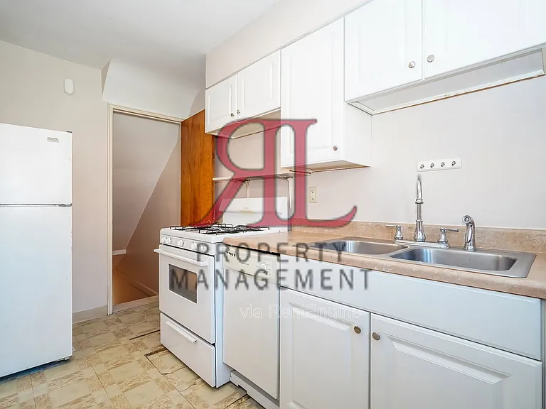 1799 Kings Ct — Photo 12