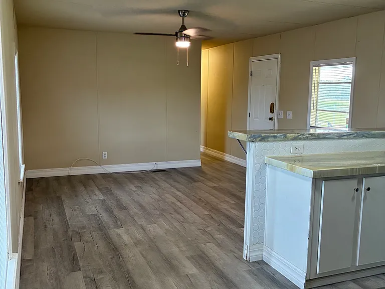 1714 Kenneth Ln — Photo 13