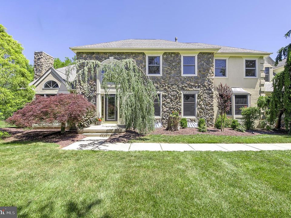 1st image of 3 Garnet Ln