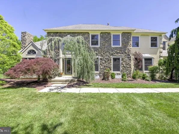 3 Garnet Ln, Princeton Junction, NJ 08550