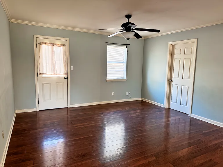 275 Kelso Rd — Photo 2